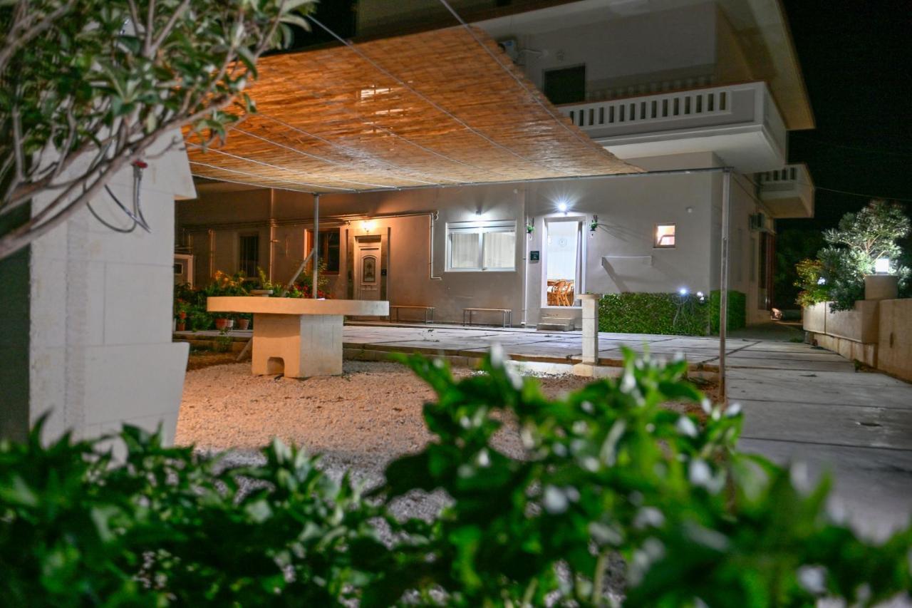 Mpoulakis Apt 98 Kissamos Luaran gambar